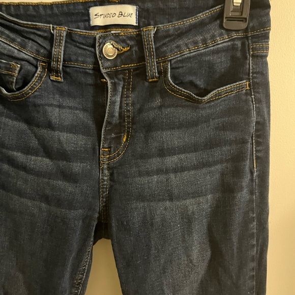 Women's Blue Jeans - Picture 2 of 3